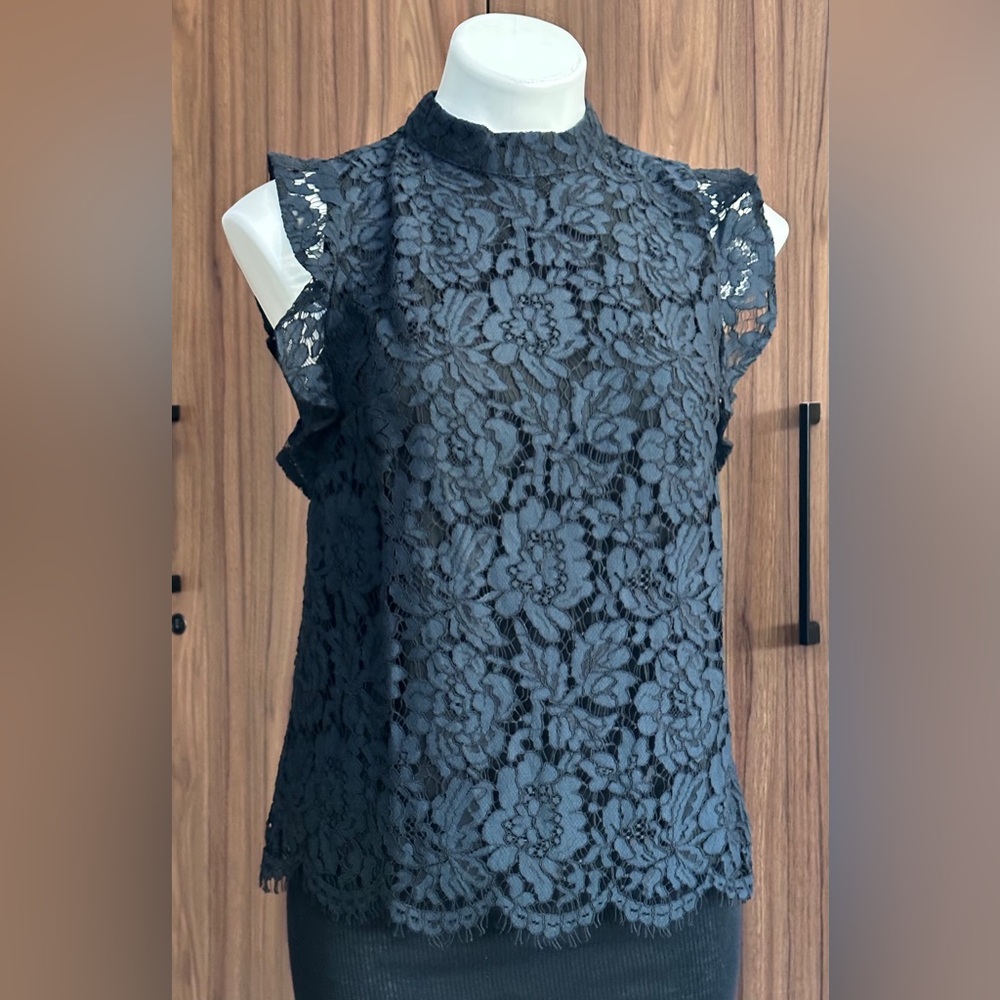 Banana Republic Lace Scallop Hem Ruffle Sleeve Blouse - Picture 15 of 15